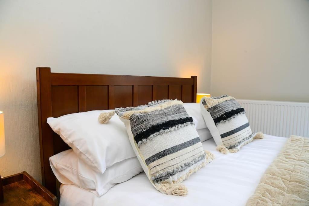 Apartament Delightful 2 Bed Town Centre House, Sleeps 4 Barnsley Zewnętrze zdjęcie