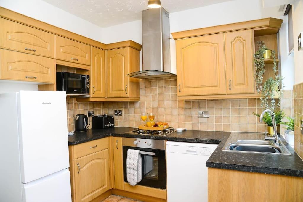 Apartament Delightful 2 Bed Town Centre House, Sleeps 4 Barnsley Zewnętrze zdjęcie